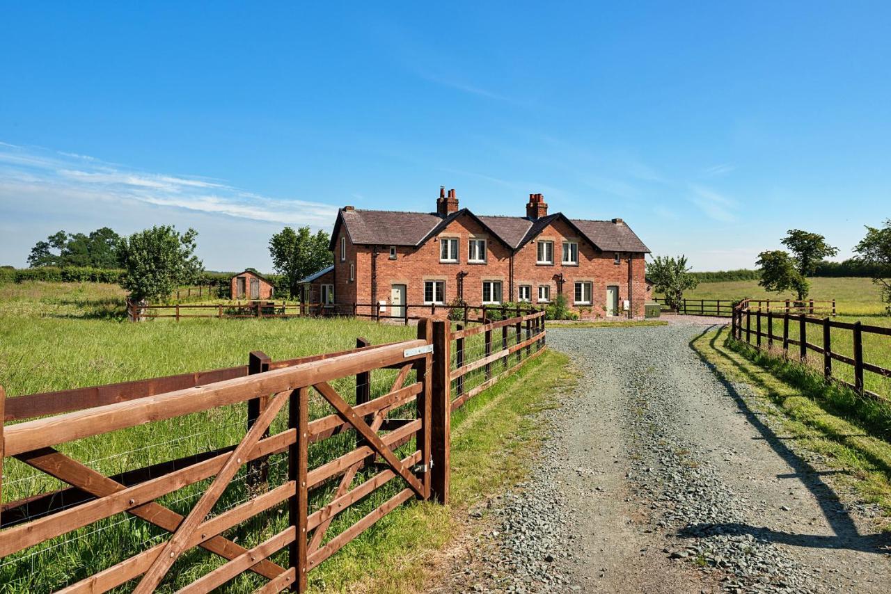 Finest Retreats - Fox And Hare Villa Shrawardine Exterior photo